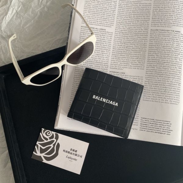 圖片 BALENCIAGA 鱷魚壓紋零錢袋男短夾
