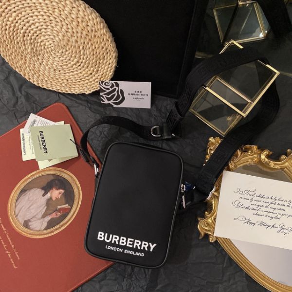 圖片 BURBERRY 印花尼龍手機包