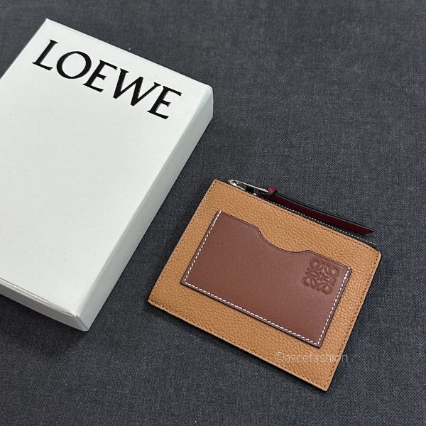 圖片 Loewe Logo 方形焦糖棕皮革零錢卡包