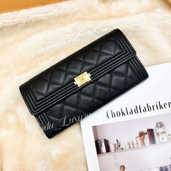 圖片 CHANEL 黑色魚子醬boy復古金釦釦式長夾