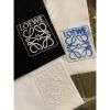 圖片 Limit精品✔️Loewe 經典胸口 大Logo半刺繡設計 、壓紋新款 素t 黑白二色 短袖T恤上衣
