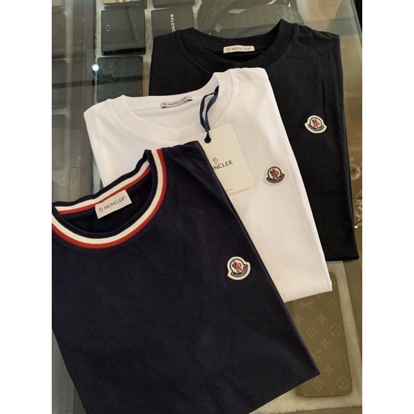 圖片 Limit精品✔️Moncler  經典 素面小logo設計 黑色 白色 深藍滾邊搭配 青年款 素t 短袖T恤上衣