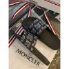 圖片 Moncler 新款 滿版logo設計 男生拖鞋 夏日必備 黑白二色