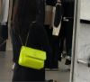 圖片 Saint Laurent YSL 中款復古皺褶小羊皮 Niki 包 霓虹色
