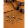 圖片 Louis Vuitton LV 經典 V字、LV Logo設計 金色 女生 手鍊