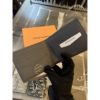 圖片 Louis Vuitton LV x草間彌生 聯名限量 南瓜Logo搭配灰老花 男生 短夾