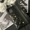 圖片 Chanel 黑金菱格金球手機殼