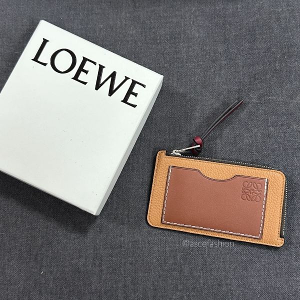 圖片 Loewe logo 棕色拼接粒紋拉鍊卡包