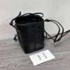 圖片 Bottega Veneta Cassette 編織黑色皮革水桶包 Mini