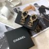 圖片 Chanel 21年早秋手工坊字母水鑽耳針