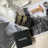 圖片 Chanel 21年早秋手工坊字母水鑽耳針