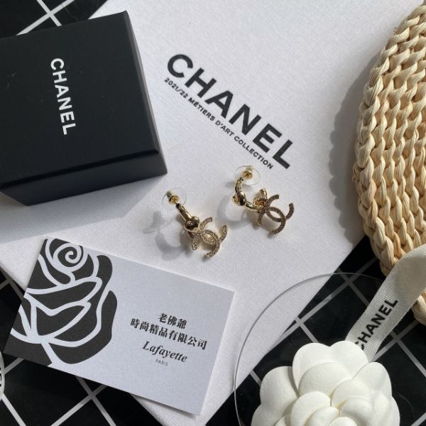 圖片 CHANEL 23P 雙C Logo愛心圓形金耳環