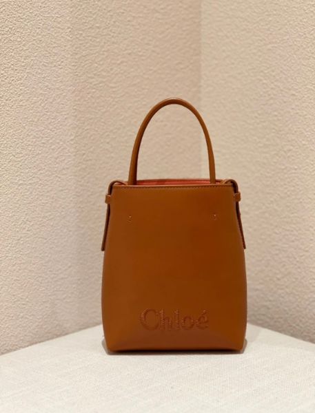 圖片 Chloe Sense 閃亮小牛皮微型托特包 焦糖色/付長肩帶