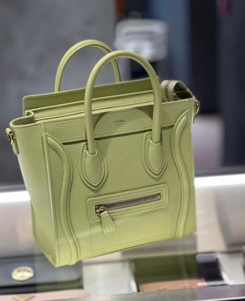 圖片 Celine 袖珍型敲打小牛皮 Nano Luggage 包 金釦 淡綠玉