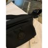 圖片 Moncler 經典 黑色小logo設計 超實用 男生 腰包