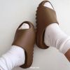 圖片 ADIDAS YEEZY SLIDE "FLAX" 亞麻棕 拖鞋