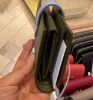 圖片 【現貨在台 】Celine 拚色 珠地小牛皮小型 Strap 短夾/錢包 (軍綠色 / 藍色)
